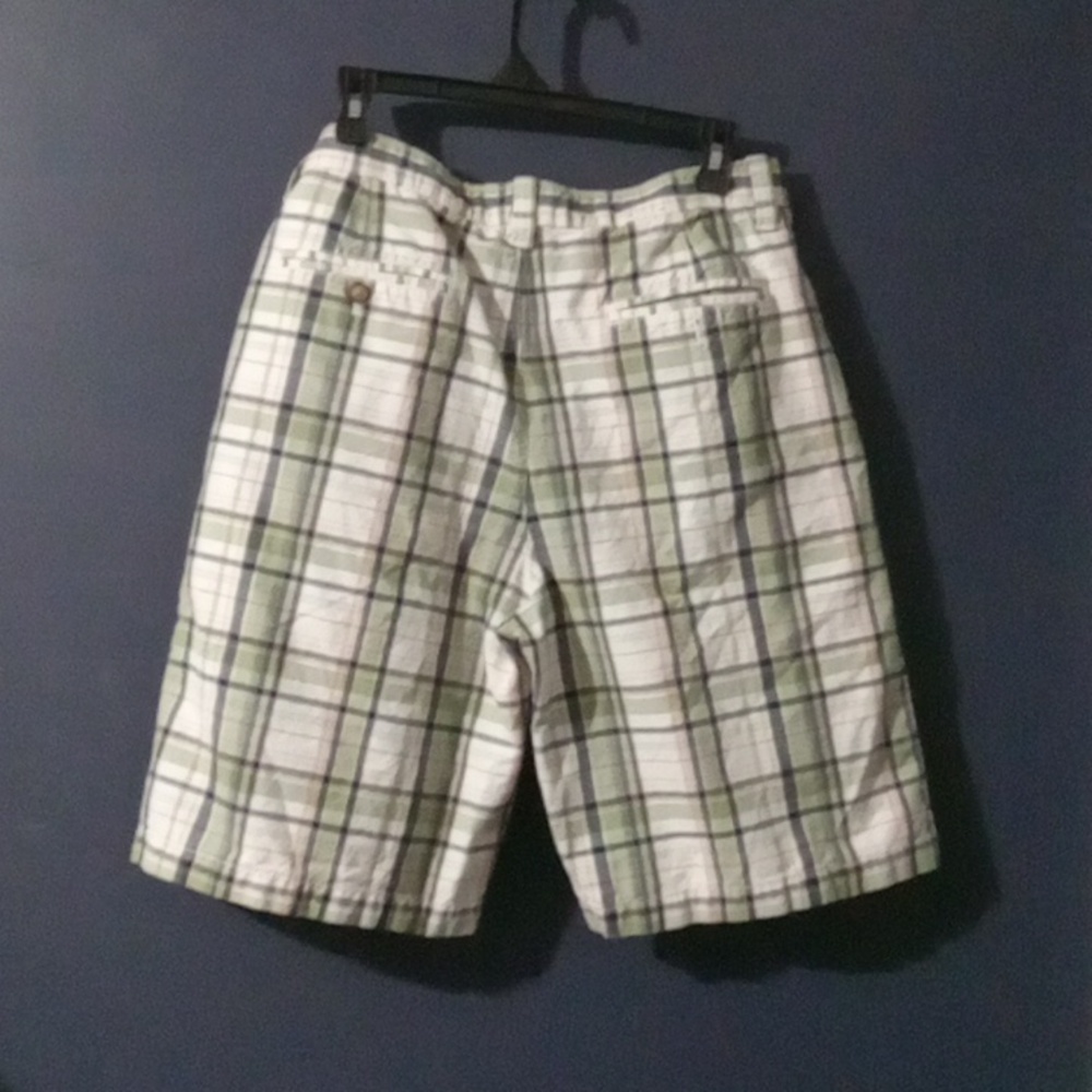 GUC Izod plaid burmuda shorts green size 34 - Picture 4 of 4